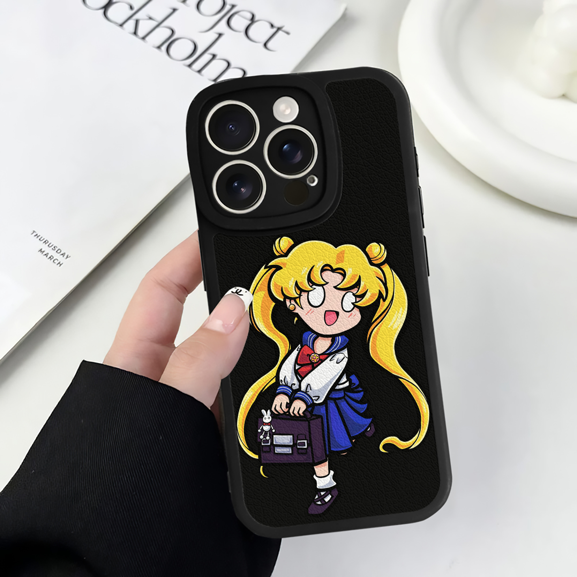 （画像用） 美少女戦士セーラームーン 愛野 美奈子 あいの みなこ Sailor Moon Aino Minako 【iPhone 16シリーズ対応】シリコンスマホケース（レザー調） 材質：シリコン